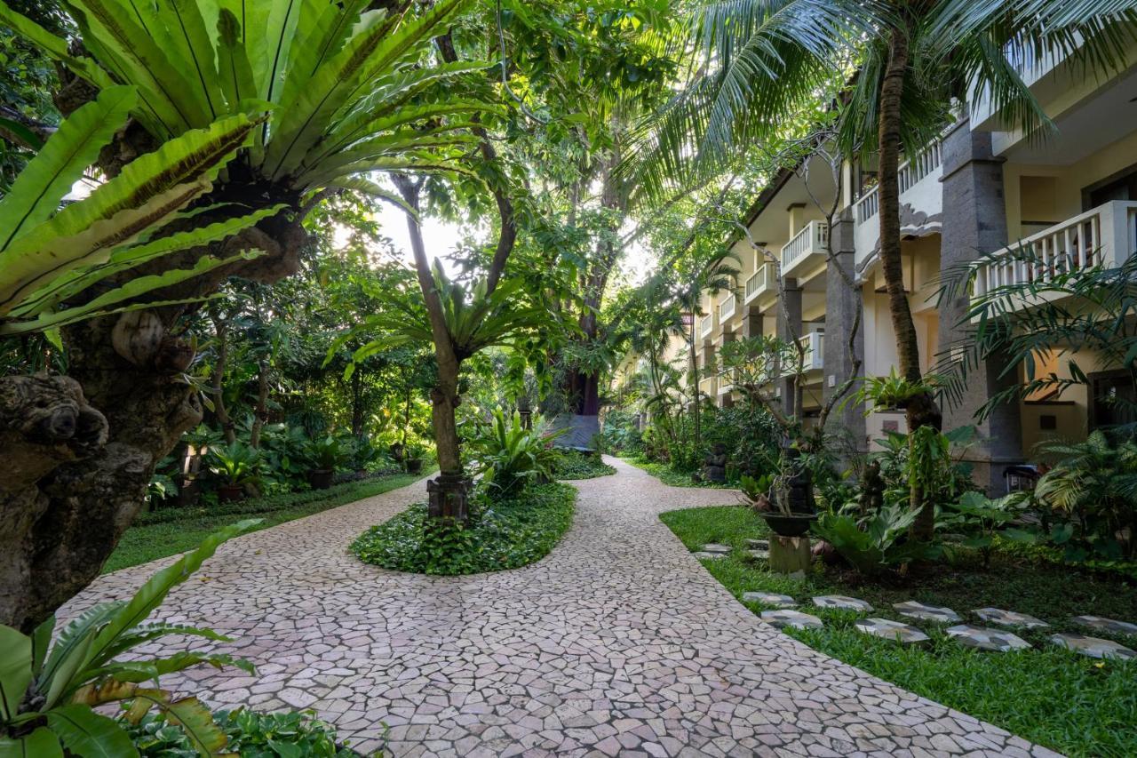 Hotel Kumala Pantai Legian Exteriör bild