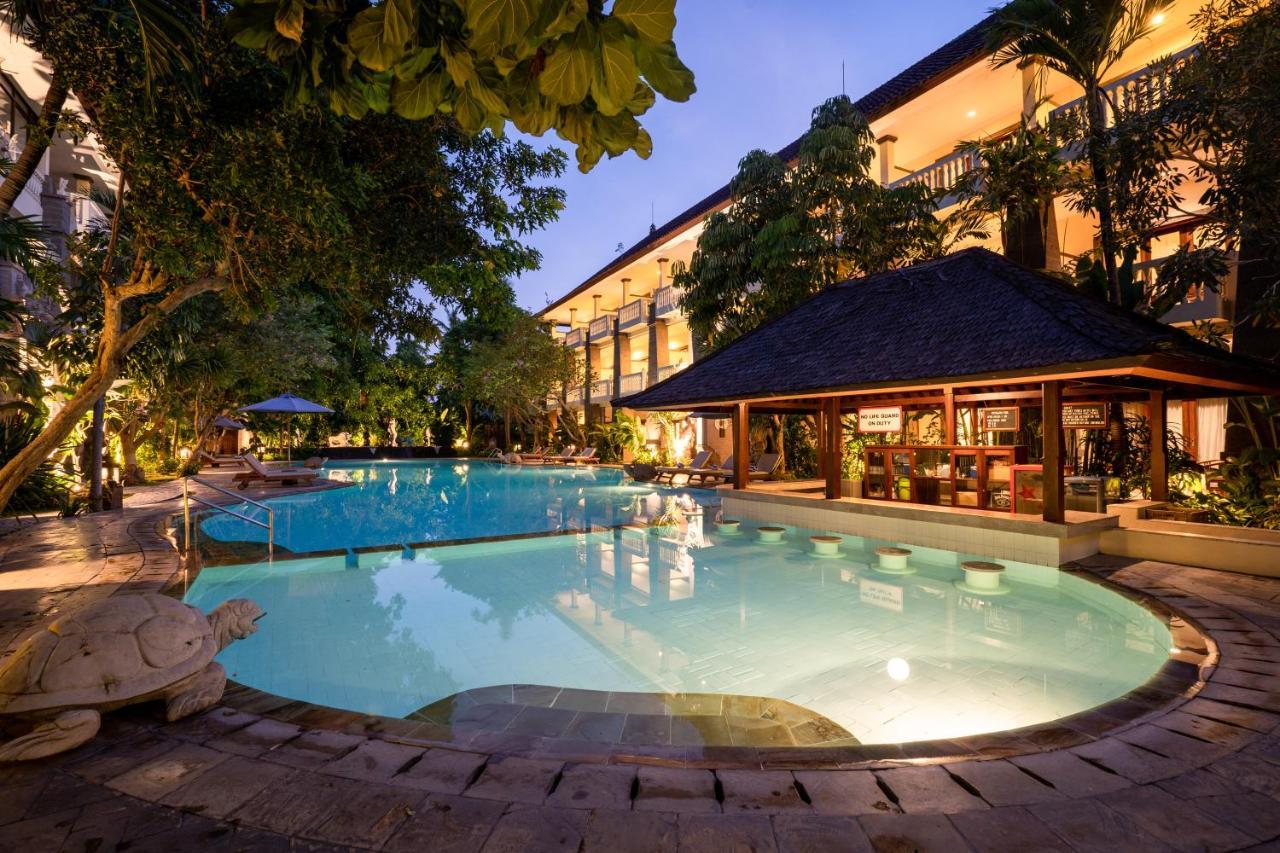 Hotel Kumala Pantai Legian Exteriör bild